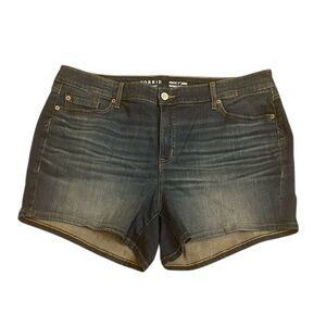 TORRID Perfect 5” Short Vintage Stretch Jean Shorts Women’s Size 20